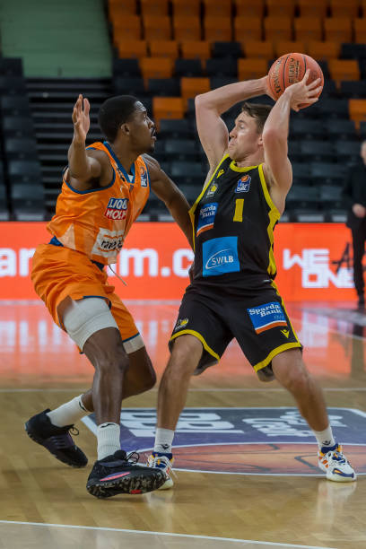 球迷屏住呼 球迷屏住呼