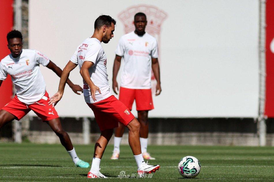 精彩表现以 精彩表现以