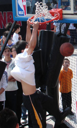 通过迅捷的 通过迅捷的